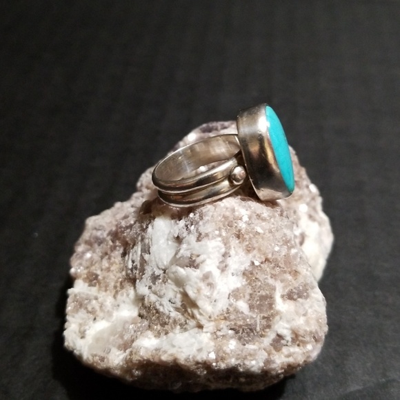 Ring - Picture 3 of 6